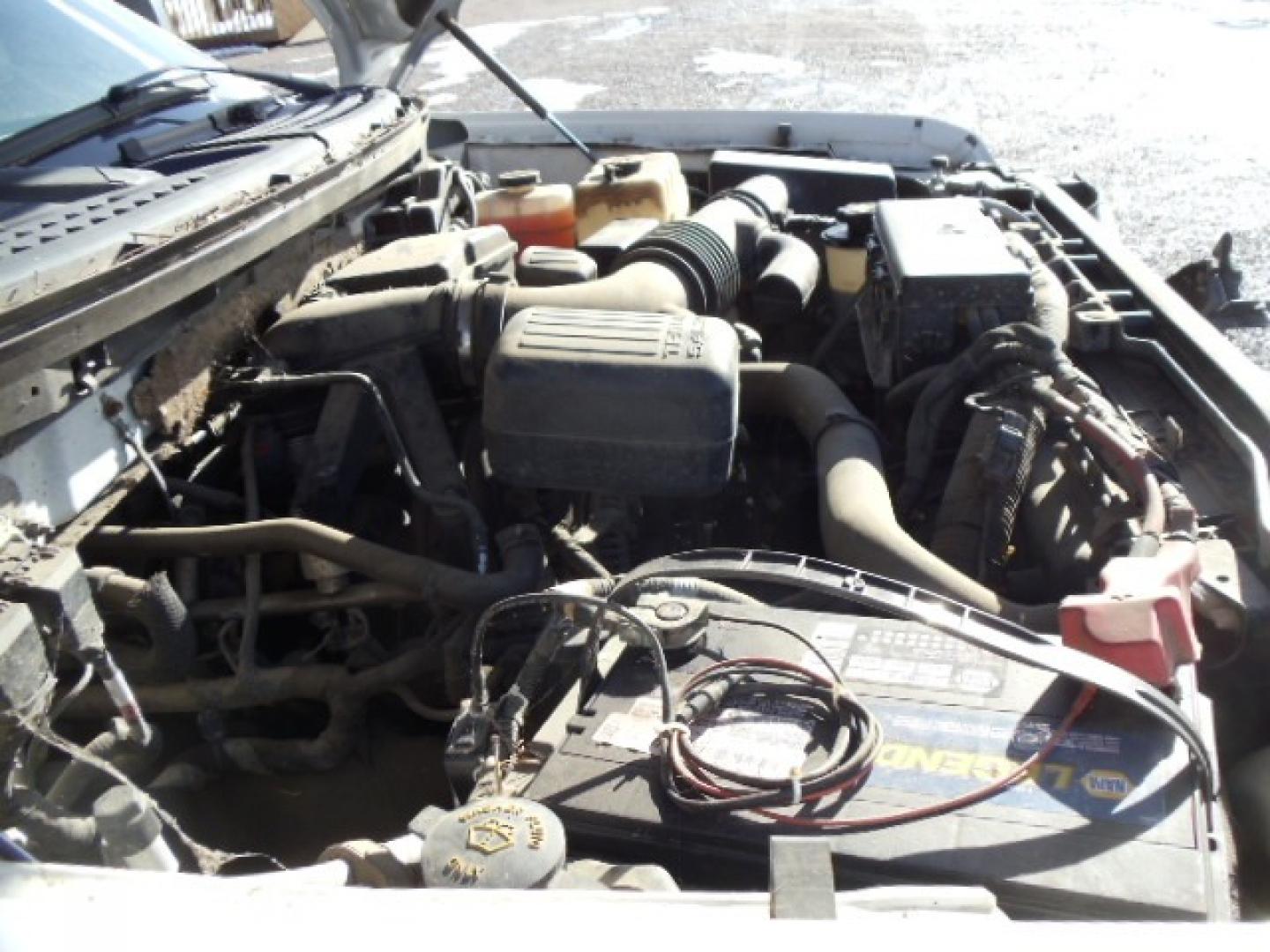 2010 White /Tan Ford F-150 XL (1FTVX1EV2AK) with an 5.4L V8 Gas engine, Automatic transmission, located at 5465 Highway 2 W., Columbia Falls, MT, 59912, (406) 892-4407, 48.352188, -114.240929 - Photo#23